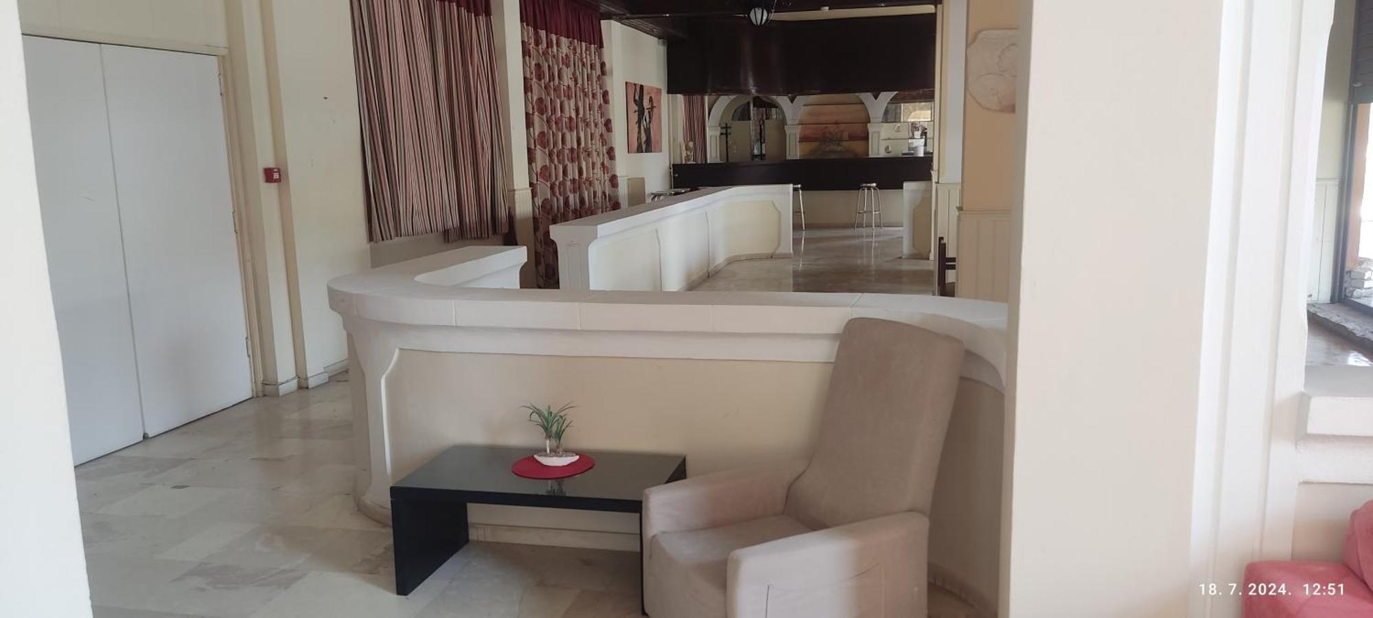 Hotel Pantheon Hall Mesongi